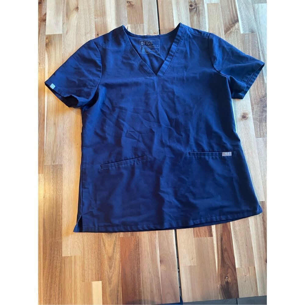 Figs Double Front Pocket Top